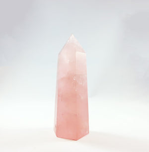 Earth : Rose quartz crystal