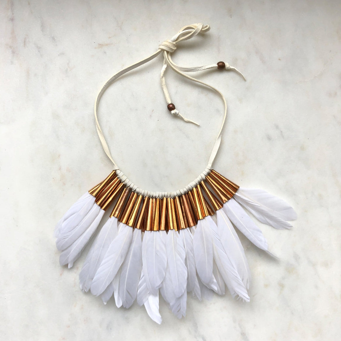 Half Feather Collar in white