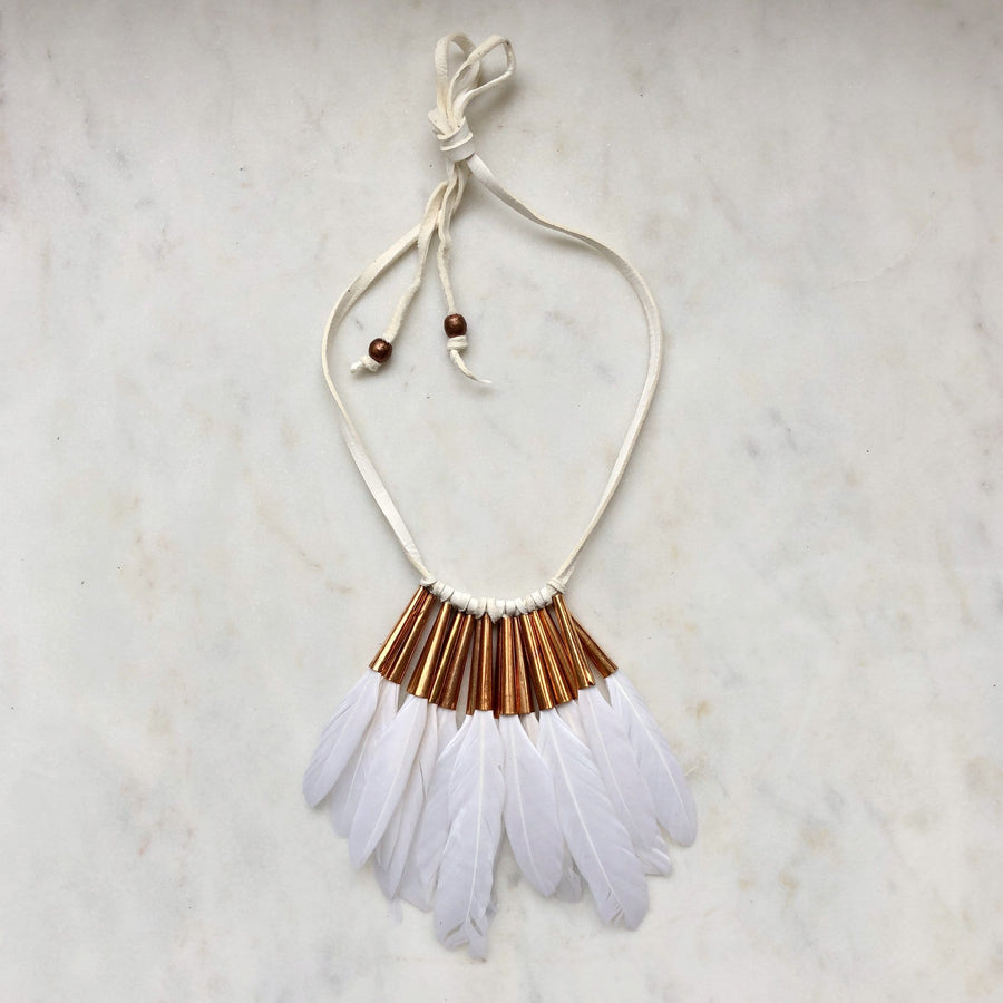 Quarter Feather Collar in white